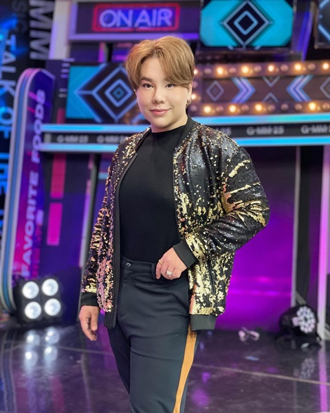 อ๋อง-ดาด้า ถึงกับต้องเบรกกลางรายการ!! ขอชี้แจงประเด็น บุ๊คโกะ อ๋อง-ดาด้า ถึงกับต้องเบรกกลางรายการ!! ขอชี้แจงประเด็น บุ๊คโกะ