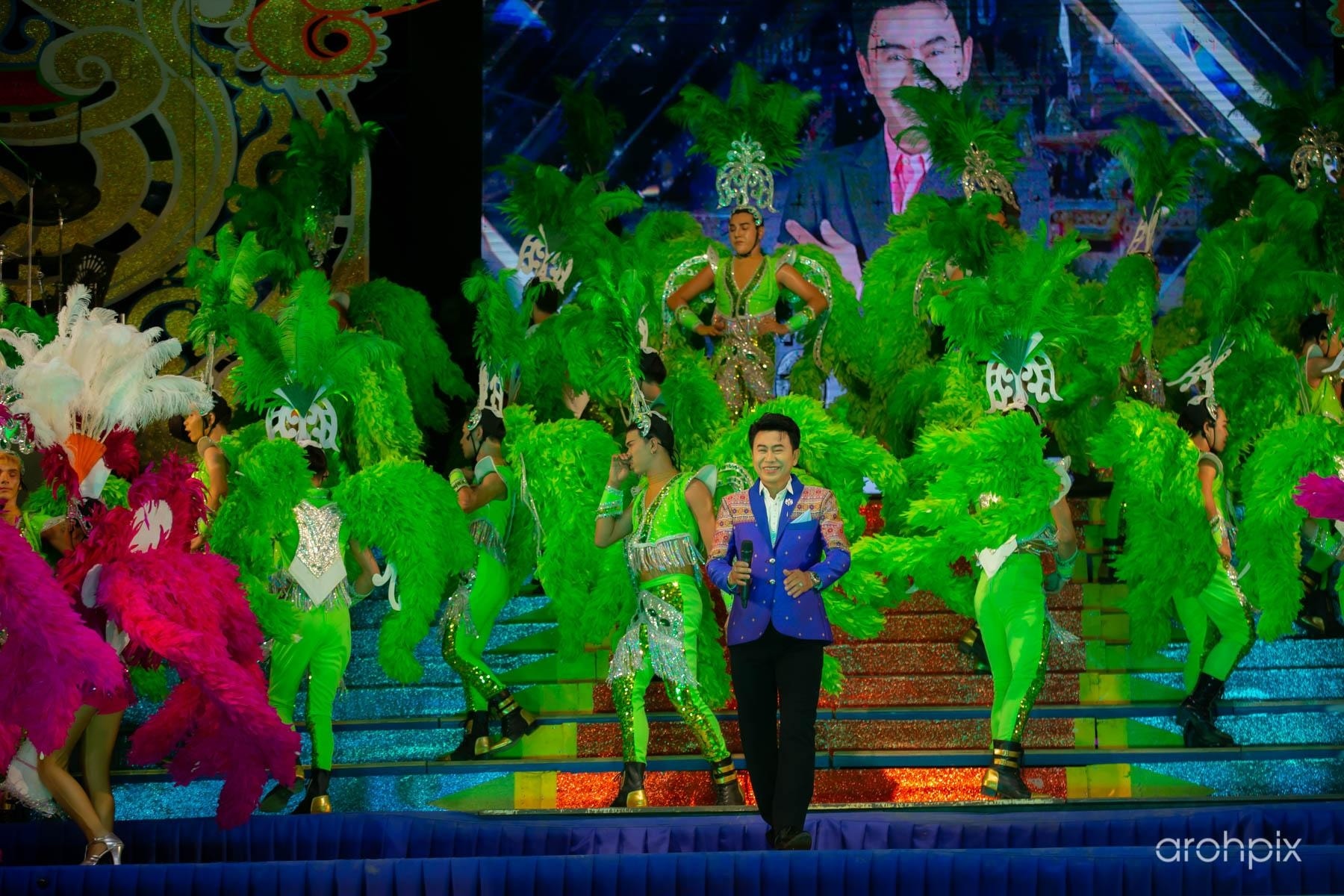 เอ๊ะ ภักดี พลล้ำ เข้าแจ้งความแล้ว! หลังหมอลำระเบียบวาทะศิลป์ถูกโจรฉกทรัพย์ เอ๊ะ ภักดี พลล้ำ เข้าแจ้งความแล้ว! หลังหมอลำระเบียบวาทะศิลป์ถูกโจรฉกทรัพย์