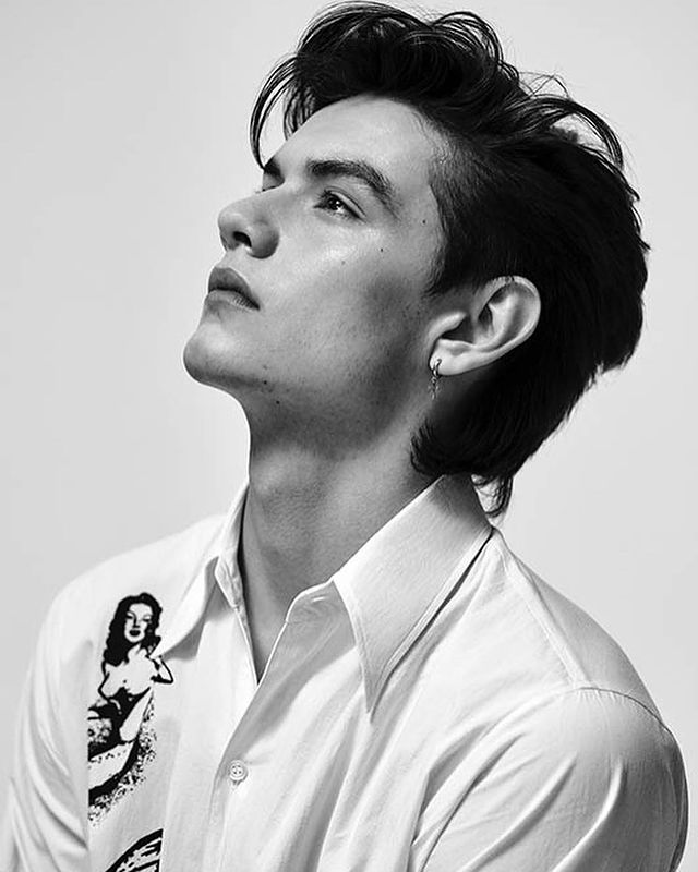 ฮอตไม่ไหว!! 'หลุยส์ พาร์ทริดจ์' พระเอก Enola Holmes ลัดฟ้าเที่ยวทะเลไทย ฮอตไม่ไหว!! 'หลุยส์ พาร์ทริดจ์' พระเอก Enola Holmes ลัดฟ้าเที่ยวทะเลไทย