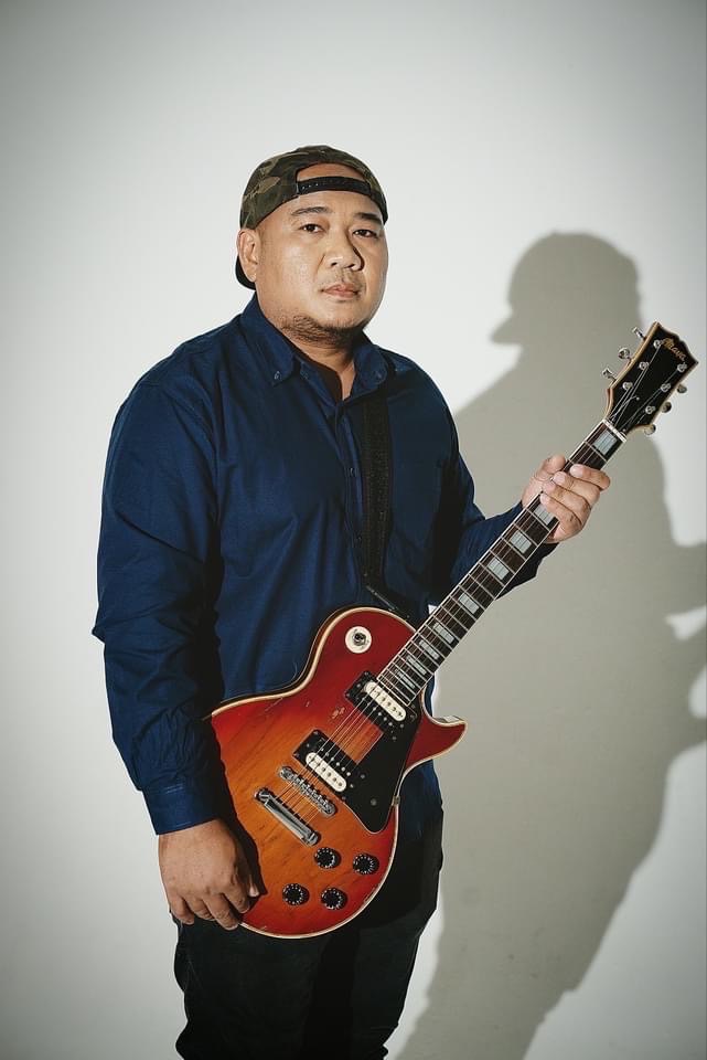 อาลัย ยอด ทวีศักดิ์ มือกีตาร์วง MOTIF เสียชีวิตจากโรคหัวใจ ในวัย 41 ปี อาลัย ยอด ทวีศักดิ์ มือกีตาร์วง MOTIF เสียชีวิตจากโรคหัวใจ ในวัย 41 ปี