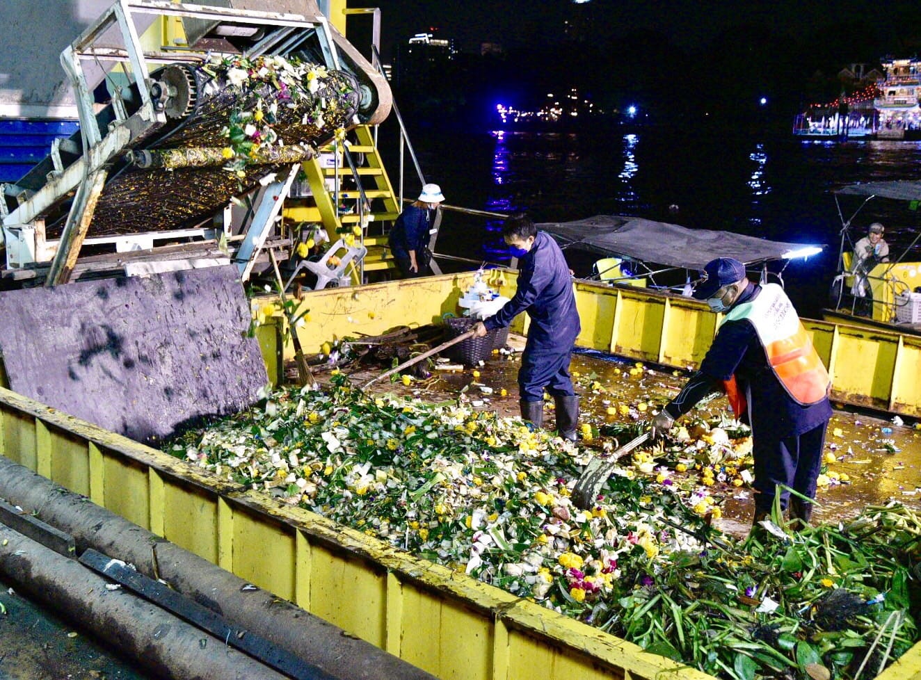 งานลอยกระทง 2565 กทม.สรุปยอดเก็บกระทงเฉียด 6 แสนใบ เขตคลองเตย มากสุด งานลอยกระทง 2565 กทม.สรุปยอดเก็บกระทงเฉียด 6 แสนใบ เขตคลองเตย มากสุด