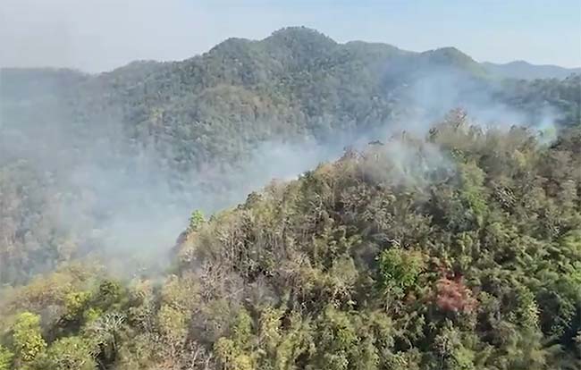 แม่ฮ่องสอนไฟป่าวิกฤต 3 เดือนพบกว่า 6,646 จุด ฝุ่นพิษเกินมาตรฐานต่อเนื่อง 38 วัน แม่ฮ่องสอนไฟป่าวิกฤต 3 เดือนพบกว่า 6,646 จุด ฝุ่นพิษเกินมาตรฐานต่อเนื่อง 38 วัน