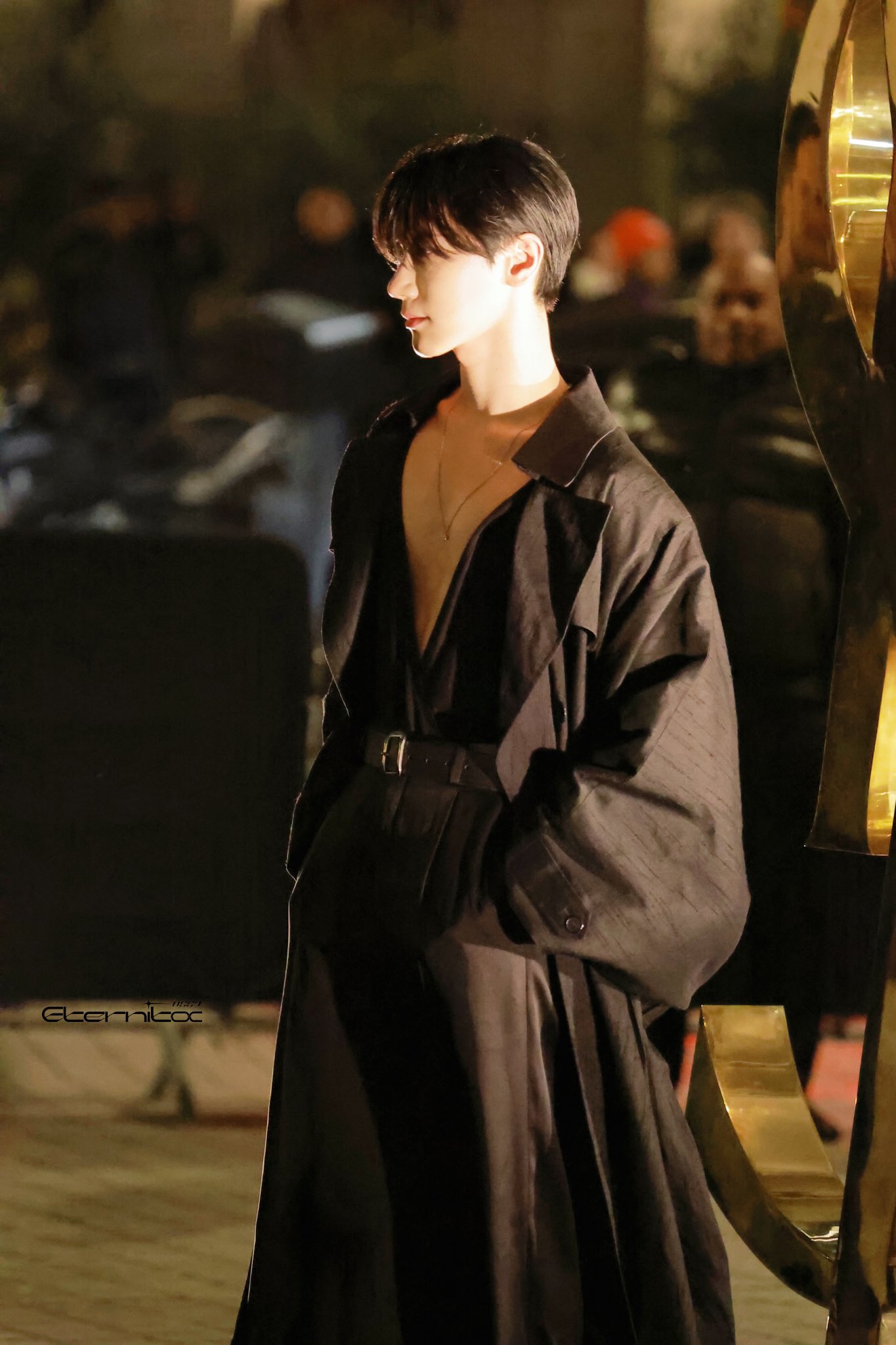 ฮอตไฟลุกที่ปารีส!! 'เตนล์ ชิตพล-จองฮัน SEVENTEEN' ในลุคเซ็กซี่ร่วมชมแฟชั่นโชว์ YSL