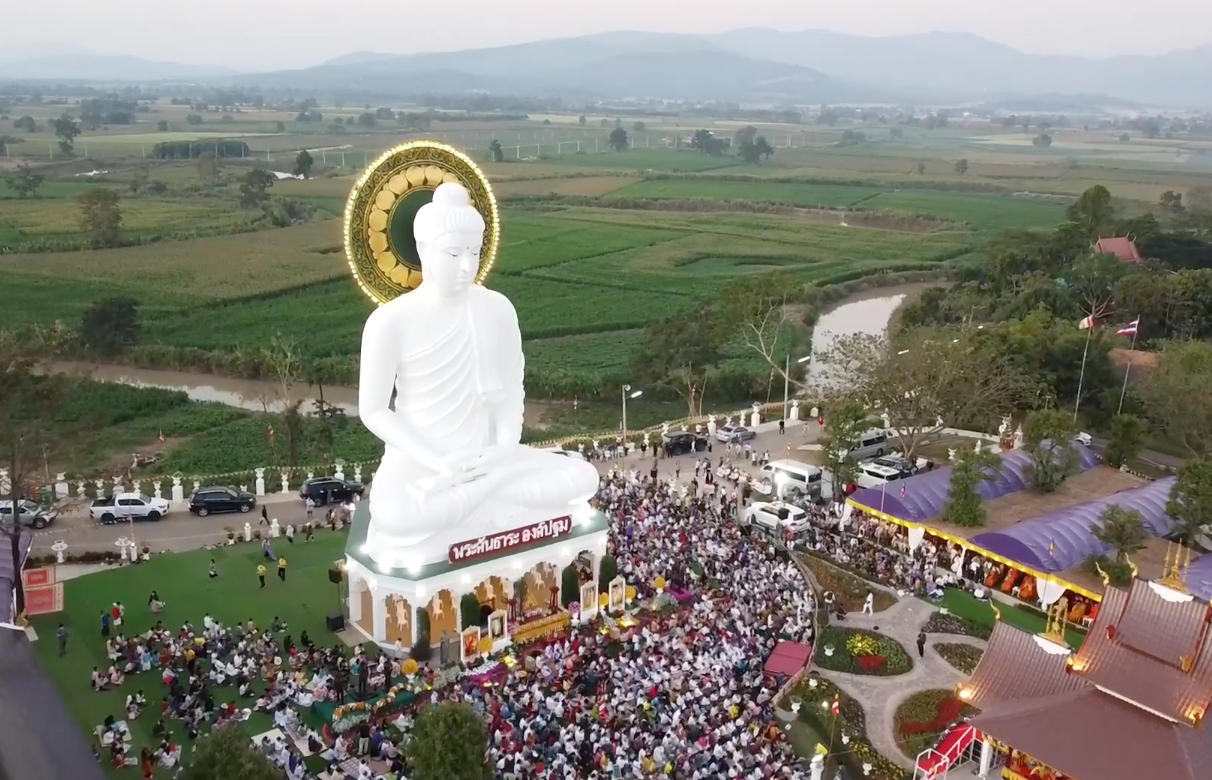 ครูบาบุญชุ่ม ทำพิธีเจริญพระพุทธมนต์สืบชะตาหลวง ลูกศิษย์ล้นหลาม ครูบาบุญชุ่ม ทำพิธีเจริญพระพุทธมนต์สืบชะตาหลวง ลูกศิษย์ล้นหลาม
