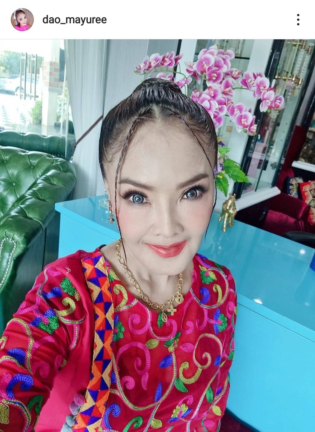 ดาว มยุรี พาลูกสาวเข้าแจ้งความ หลังถูกมิจฉาชีพแฮกไลน์ ทักหลอกเงินคนอื่น