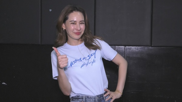 “นุ้ย สุจิรา” ถอดรถคันใหม่ด้วยเงินสามี (มีคลิป) “นุ้ย สุจิรา” ถอดรถคันใหม่ด้วยเงินสามี (มีคลิป)