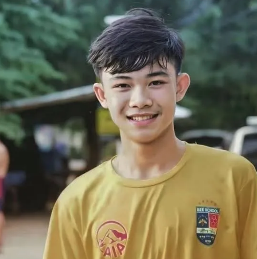 เปิดประวัติ “น้องดอม ดวงเพชร” 1 ใน 13 ทีมหมูป่าติดถ้ำหลวง เสียชีวิตกะทันหันที่อังกฤษ