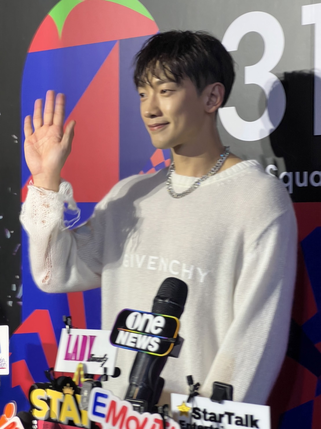 เรน ปลื้มได้เคานต์ดาวน์ที่เมืองไทย แย้มปีหน้ามีซีรีส์ 2 เรื่อง เรน ปลื้มได้เคานต์ดาวน์ที่เมืองไทย แย้มปีหน้ามีซีรีส์ 2 เรื่อง