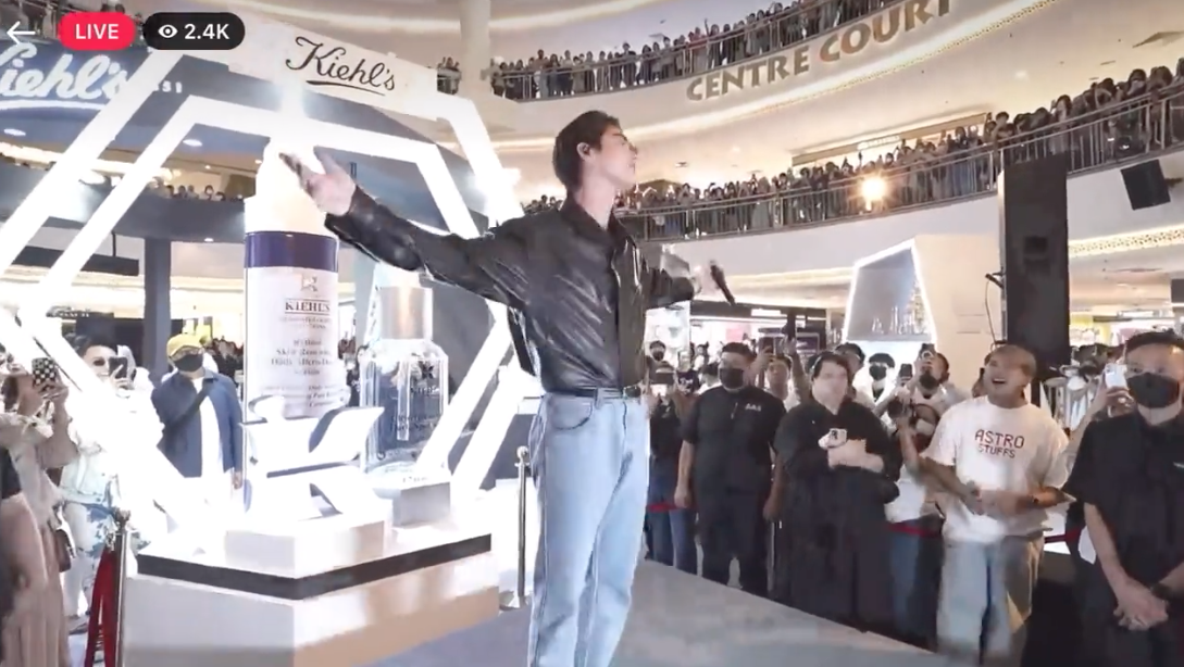 หล่อห้างแตก!! ‘ไบร์ท วชิรวิชญ์’ ลัดฟ้าเสิร์ฟฟินสบตาแฟนๆ ที่มาเลเซีย หล่อห้างแตก!! ‘ไบร์ท วชิรวิชญ์’ ลัดฟ้าเสิร์ฟฟินสบตาแฟนๆ ที่มาเลเซีย