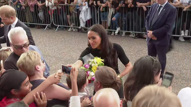 ไม่พอใจราชวงศ์อังกฤษ!! พระสหายเผยความรู้สึก 'เจ้าชายแฮร์รี่' และพระชายา ไม่พอใจราชวงศ์อังกฤษ!! พระสหายเผยความรู้สึก 'เจ้าชายแฮร์รี่' และพระชายา