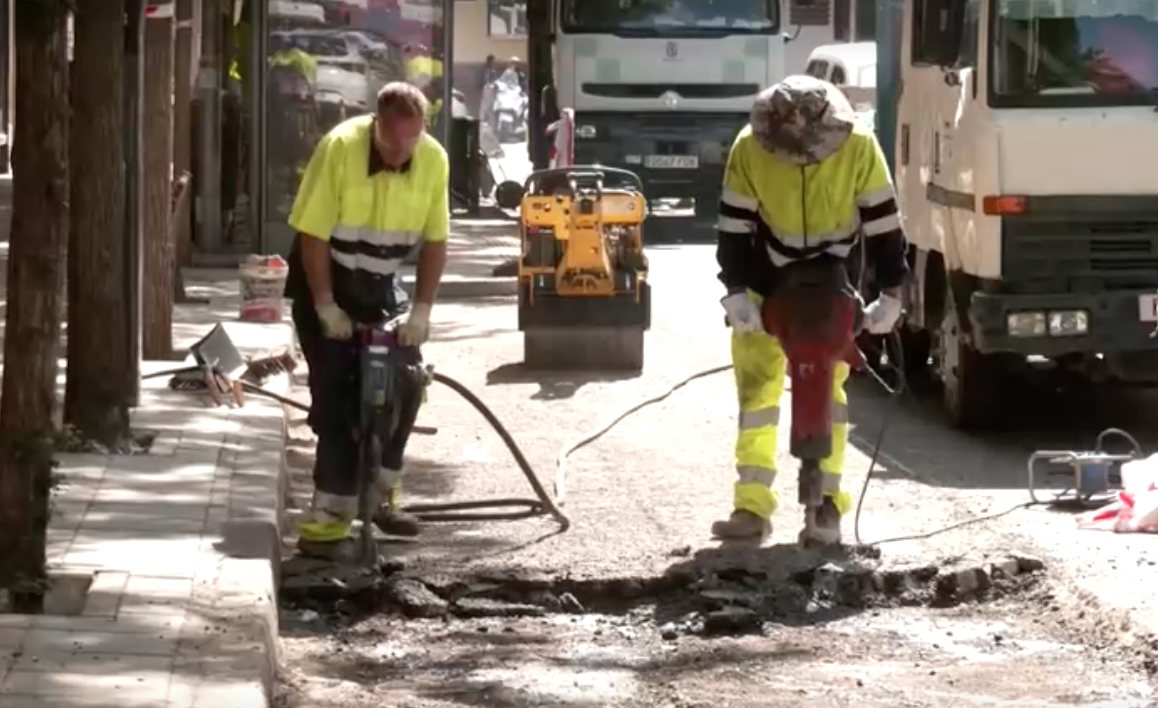 ครม.สเปนมีมติ! ห้ามทำงานกลางแดด หลังร้อนจัดอุณหภูมิพุ่ง 39 องศาฯ ครม.สเปนมีมติ! ห้ามทำงานกลางแดด หลังร้อนจัดอุณหภูมิพุ่ง 39 องศาฯ