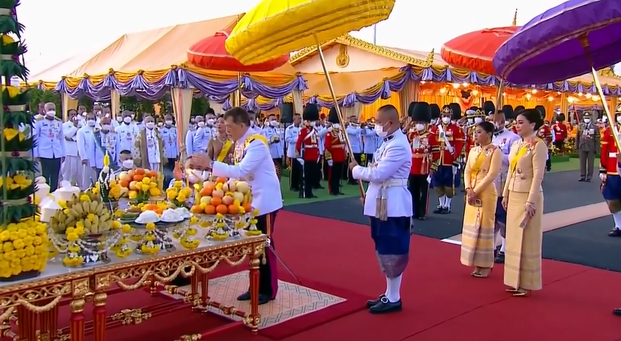 ในหลวง-พระราชินี เสด็จฯทรงเปิดพระบรมราชานุสาวรีย์ รัชกาลที่ 9 ในหลวง-พระราชินี เสด็จฯทรงเปิดพระบรมราชานุสาวรีย์ รัชกาลที่ 9