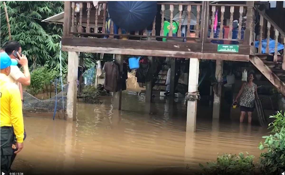 อพยพชาวบ้านด่วน น้ำหลากแม่ละมาด อพยพชาวบ้านด่วน น้ำหลากแม่ละมาด