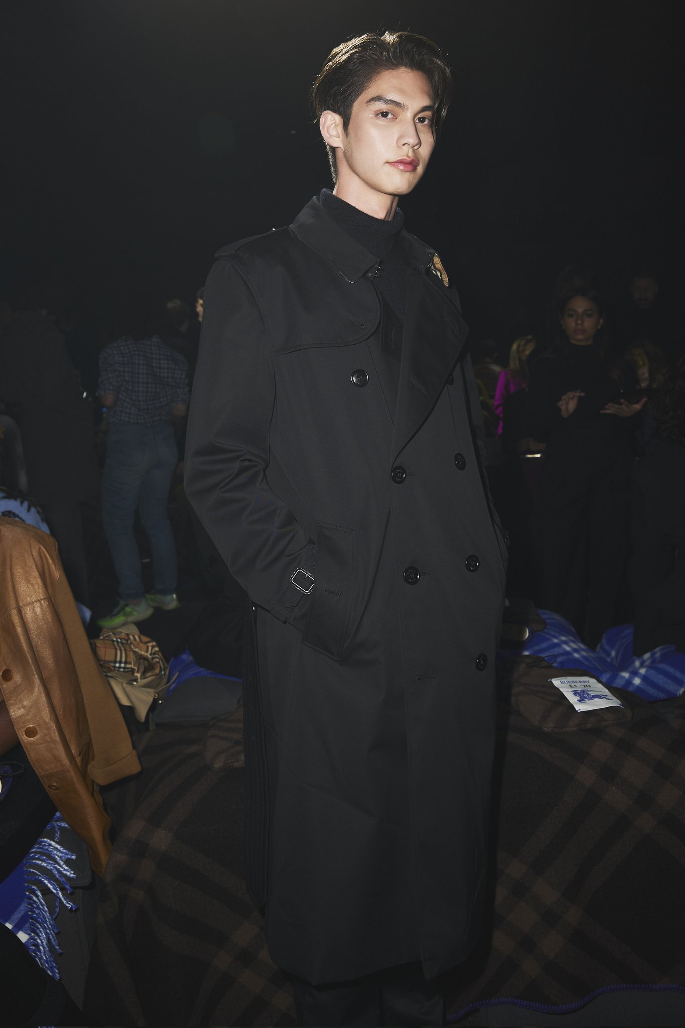 หล่อปังระดับโลก!! ประมวลลุค 'ไบร์ท วชิรวิชญ์' ประชันซุปตาร์โลก ชมแฟชั่นโชว์ลอนดอน หล่อปังระดับโลก!! ประมวลลุค 'ไบร์ท วชิรวิชญ์' ประชันซุปตาร์โลก ชมแฟชั่นโชว์ลอนดอน