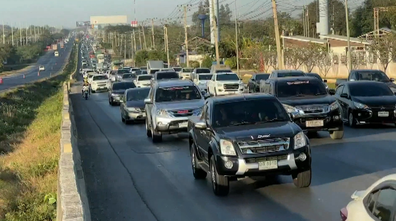 จราจรวันนี้ 29 ธ.ค. เปิดภาพมุมสูง ถนนมิตรภาพช่วงกลางดง ยังติดหนึบ จราจรวันนี้ 29 ธ.ค. เปิดภาพมุมสูง ถนนมิตรภาพช่วงกลางดง ยังติดหนึบ