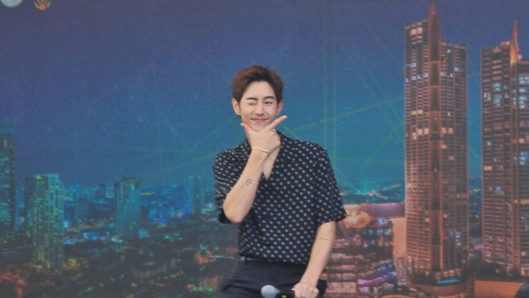 มาร์ค ต้วน ทำแฟนคลับสุดฟิน ส่งวิ้งค์ให้กับทุกคน มาร์ค ต้วน ทำแฟนคลับสุดฟิน ส่งวิ้งค์ให้กับทุกคน