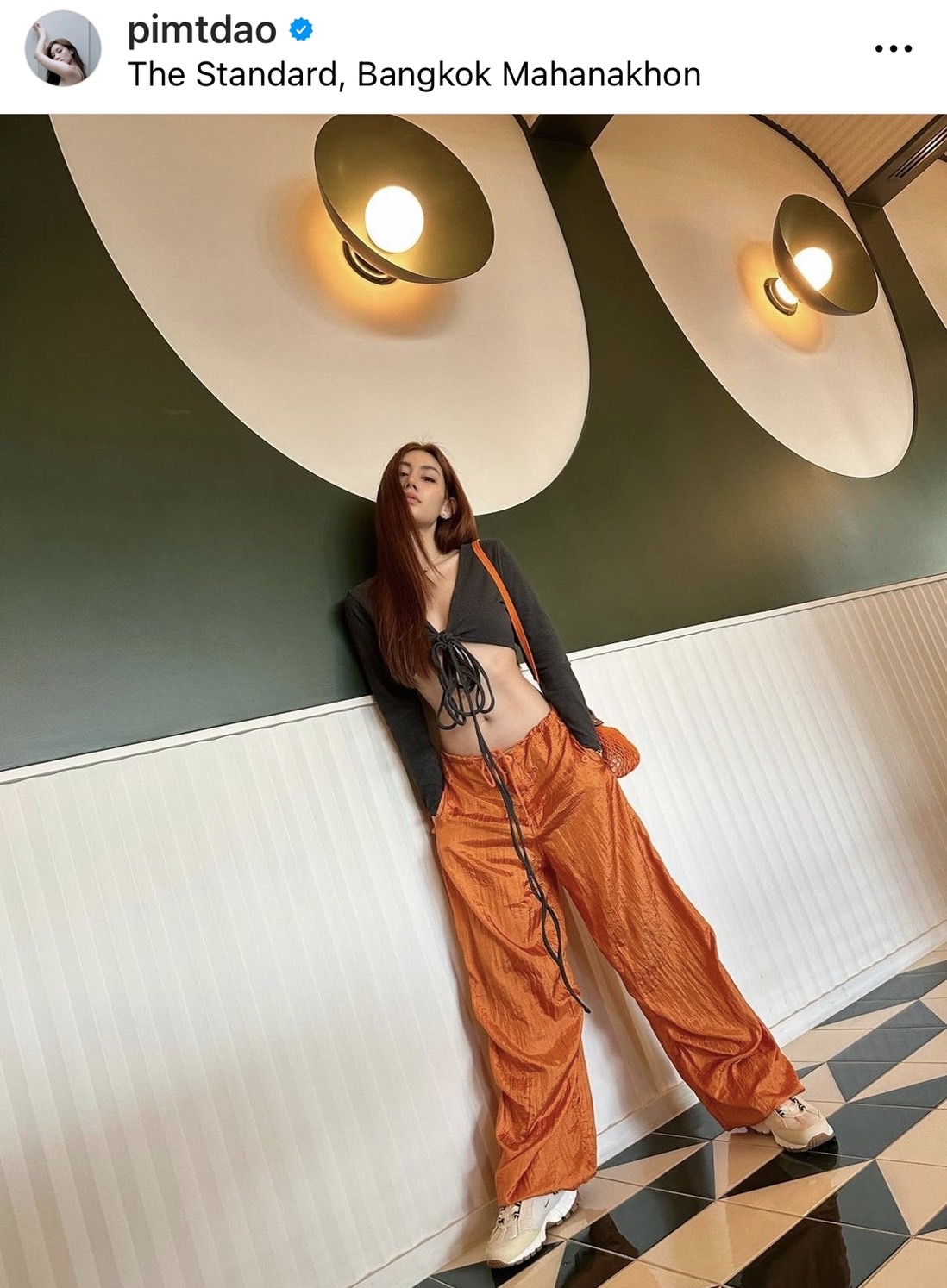 ดาว พิมพ์ทอง ทัวร์ลงใช้อภิสิทธิ์ดารา โชว์ภาพคู่ แจ็คสัน หวัง ดาว พิมพ์ทอง ทัวร์ลงใช้อภิสิทธิ์ดารา โชว์ภาพคู่ แจ็คสัน หวัง