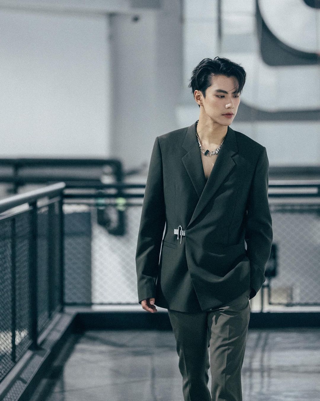 ฟ้องดำเนินคดีแบรนด์สินค้า ปลด! โอม ภวัต ออกจากการเป็นพรีเซนเตอร์
