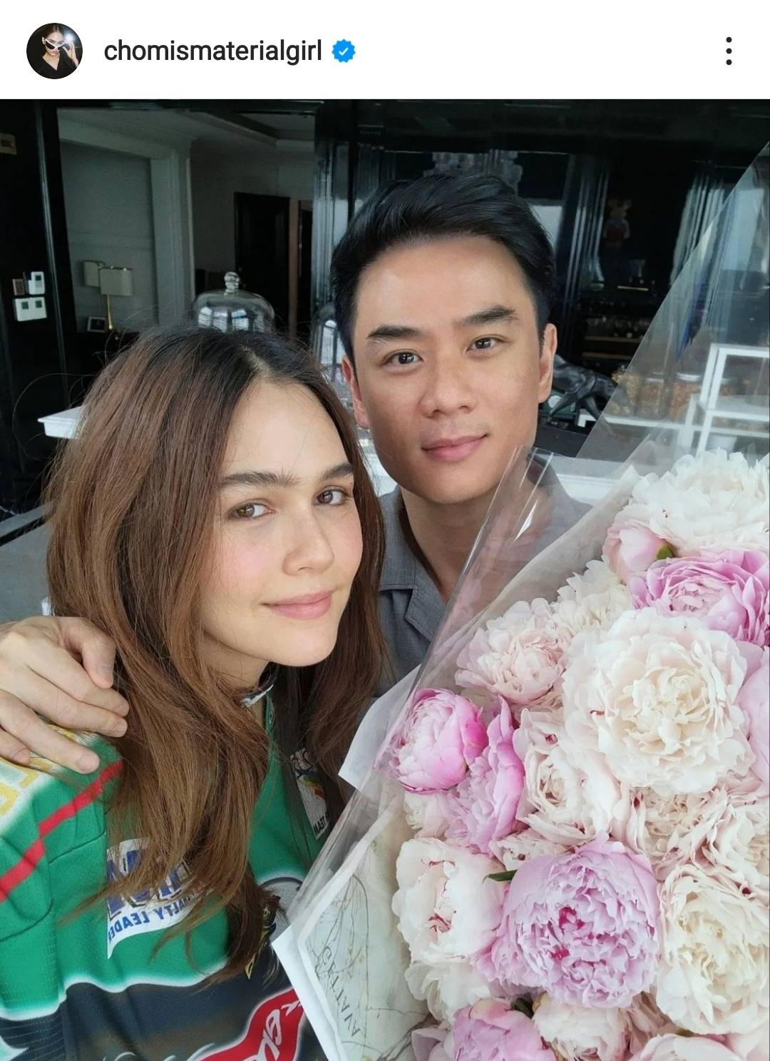 สายตาของคนคลั่งรัก น็อต เฝ้า ชมพู่ ถึงสตูดิโอถ่ายงาน แฟนๆปลื้มปริ่ม แห่คอมเมนต์กันรัวๆ สายตาของคนคลั่งรัก น็อต เฝ้า ชมพู่ ถึงสตูดิโอถ่ายงาน แฟนๆปลื้มปริ่ม แห่คอมเมนต์กันรัวๆ