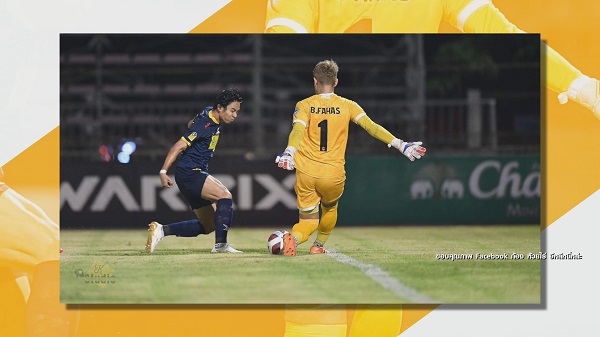 “ก้อง ห้วยไร่” ลงแข่งไทยลีกนัดแรก “อุ้ม ธีราทร” แซวขยันวิ่งมาก   (มีคลิป)