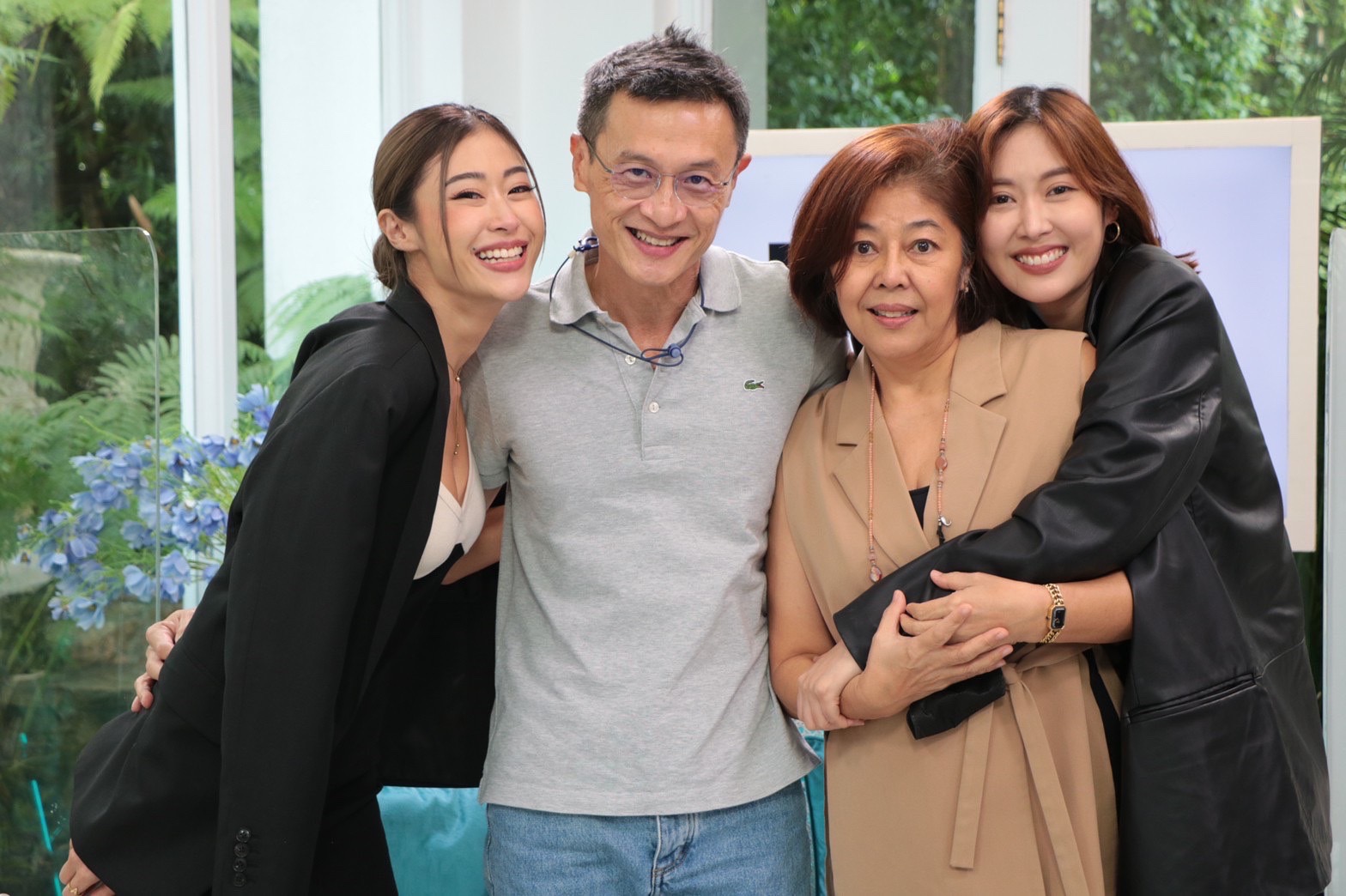 ยิปซี -ยิปโซ หลั่งน้ำตา เคลียร์ปัญหาพี่น้องตลอด 20 ปี ที่ผ่านมา ยิปซี -ยิปโซ หลั่งน้ำตา เคลียร์ปัญหาพี่น้องตลอด 20 ปี ที่ผ่านมา