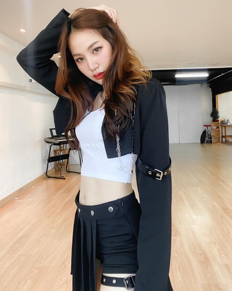 ถึงกับช็อก!! แอ๊นท์ กัปตันวง Sweat16 ประกาศยุติการเป็นไอดอล ถึงกับช็อก!! แอ๊นท์ กัปตันวง Sweat16 ประกาศยุติการเป็นไอดอล