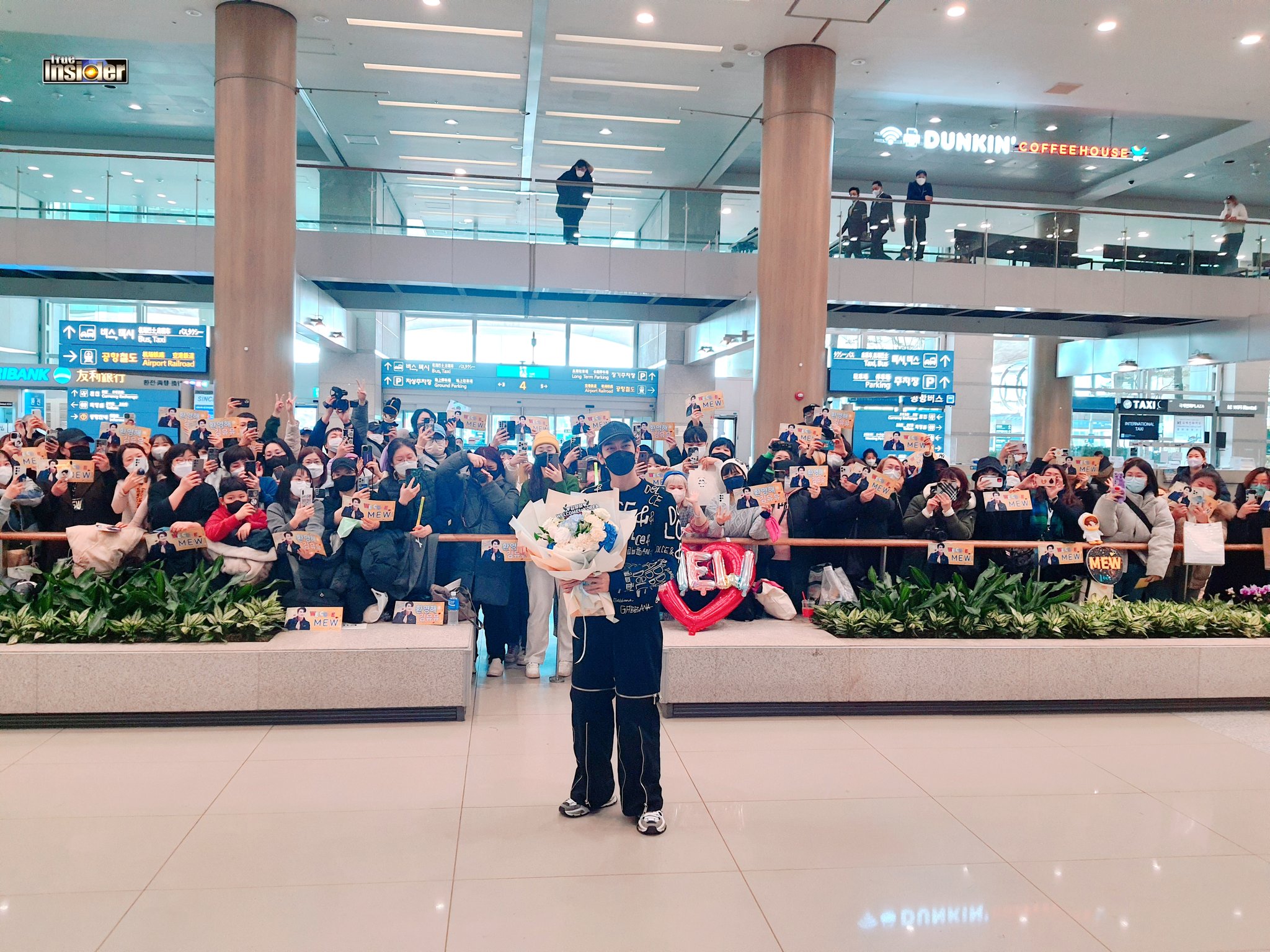 มิว ศุภศิษฏ์ เดินทางจัดแฟนมีตติ้งที่เกาหลี แฟนคลับต้อนรับล้นสนามบิน
