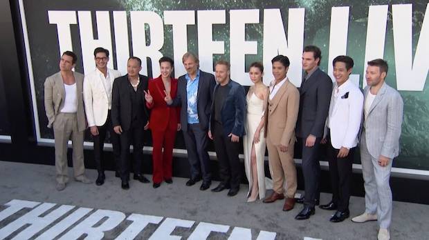 ‘เวียร์ ศุกลวัฒน์ - เจมส์ ธีรดนย์’ นำทัพดาราไทยเปิดตัวหนัง Thirteen Lives 13 หมูป่าที่ฮอลลีวูด (มีคลิป)
