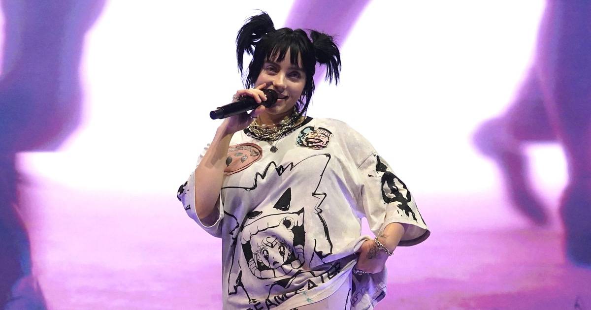 บิลลี ไอลิช พักคอนเสิร์ตชั่วคราวเพื่อช่วยแฟนเพลงที่หายใจไม่ออก บิลลี ไอลิช พักคอนเสิร์ตชั่วคราวเพื่อช่วยแฟนเพลงที่หายใจไม่ออก