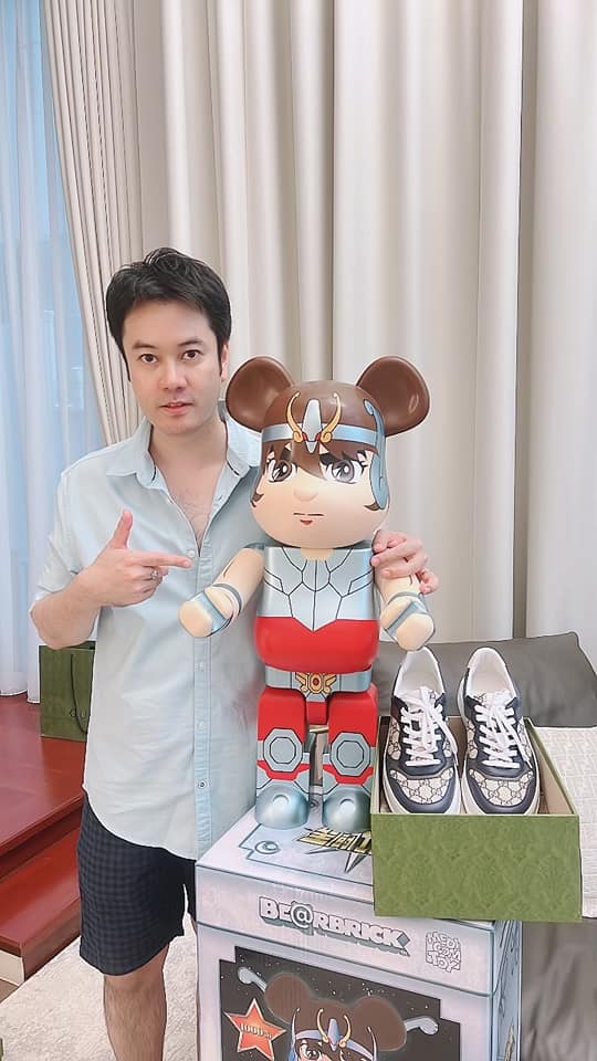 ภรรยานักแสดงดัง โพสต์เดือด หลังถูกโยงอักษรย่อ ต.หลอกเงินผู้หญิง ภรรยานักแสดงดัง โพสต์เดือด หลังถูกโยงอักษรย่อ ต.หลอกเงินผู้หญิง