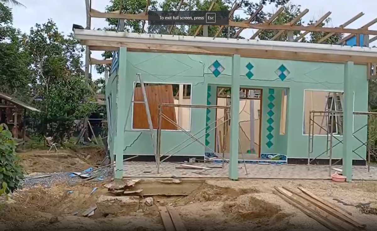 ชาวยะลาเจอน้ำท่วมกัดเซาะบ้านทรุดพังทั้งหลัง ชาวยะลาเจอน้ำท่วมกัดเซาะบ้านทรุดพังทั้งหลัง