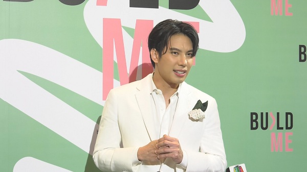 เรือจิ้นวายคว่ำ! “แม็กซ์” คบ “มุก” จริงพร้อมยืนยันสัมพันธ์ “ตุลย์”  (มีคลิป) 