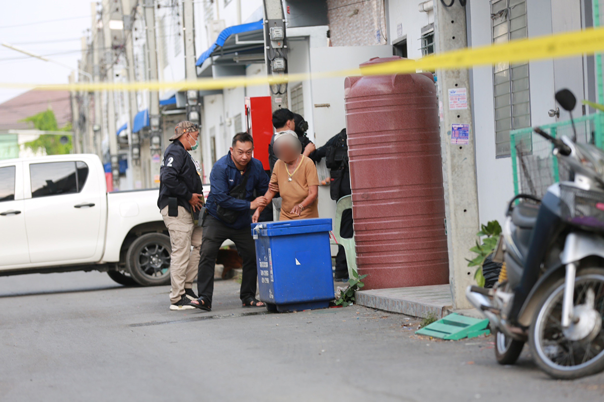 อัปเดต ‘กราดยิงสายไหม’ เร่งช่วยผู้สูงอายุออกจากพื้นที่-ผู้การจ๋อรุดเจรจา อัปเดต ‘กราดยิงสายไหม’ เร่งช่วยผู้สูงอายุออกจากพื้นที่-ผู้การจ๋อรุดเจรจา