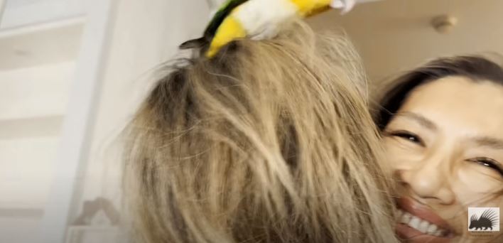 อ้อมกอดที่อบอุ่น ยู่ยี่ อลิสา เผยภาพเพื่อนรัก ป๋าต๊อบ-ปีใหม่ มาหาลูกๆ 