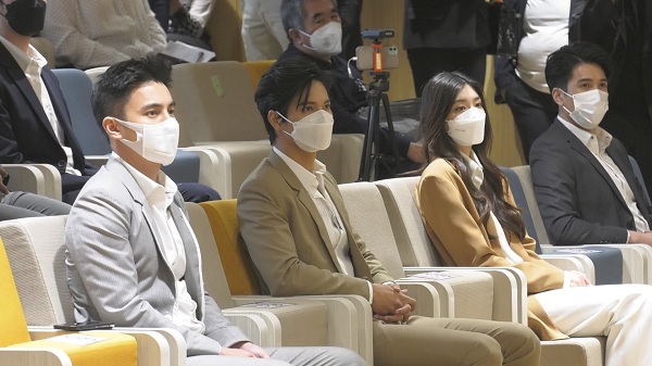 ธันวา-ไมค์ ภัทรเดช นำทีมคนดัง เตือนภัยมิจฉาชีพออนไลน์ (มีคลิป) ธันวา-ไมค์ ภัทรเดช นำทีมคนดัง เตือนภัยมิจฉาชีพออนไลน์ (มีคลิป)