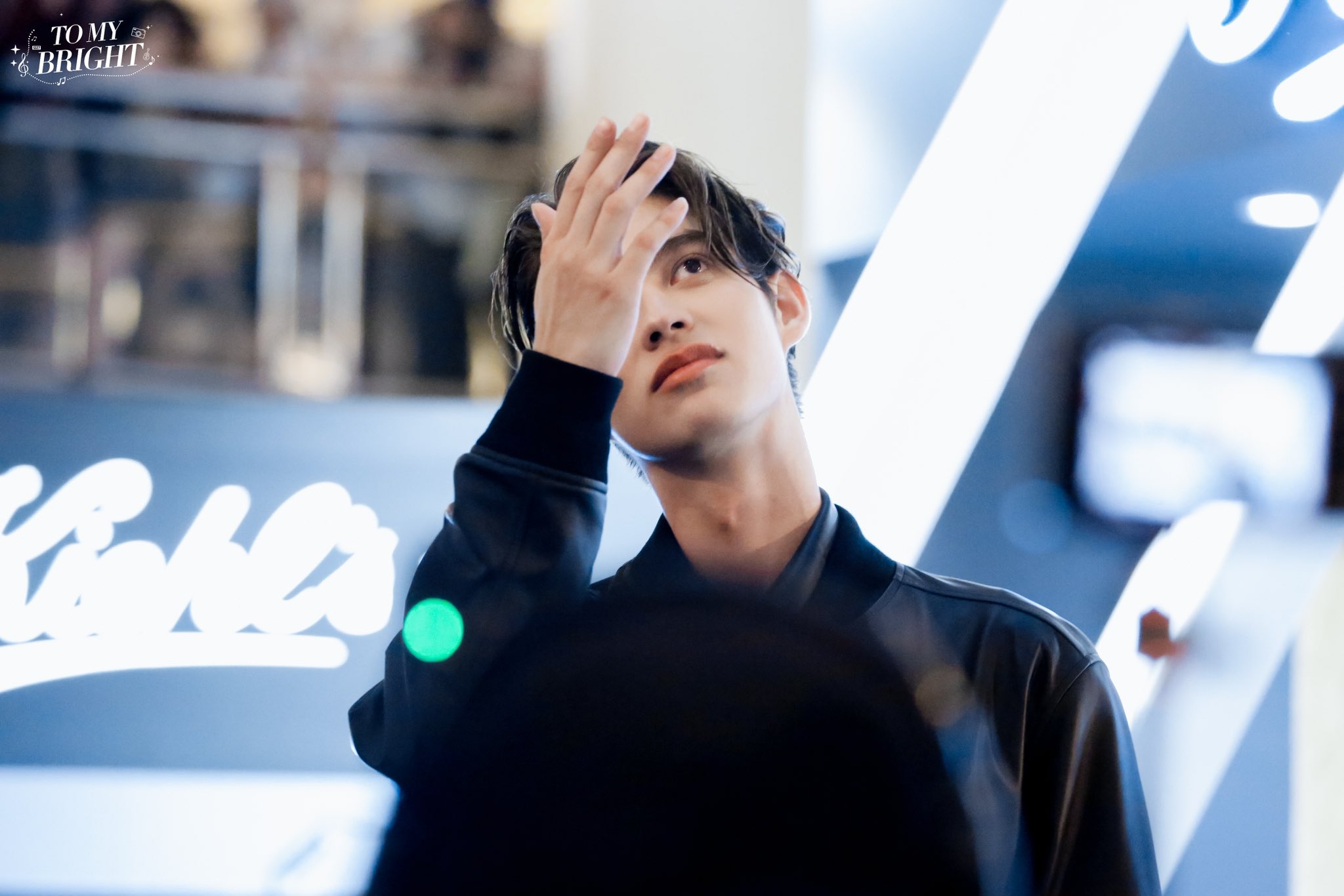 หล่อห้างแตก!! ‘ไบร์ท วชิรวิชญ์’ ลัดฟ้าเสิร์ฟฟินสบตาแฟนๆ ที่มาเลเซีย หล่อห้างแตก!! ‘ไบร์ท วชิรวิชญ์’ ลัดฟ้าเสิร์ฟฟินสบตาแฟนๆ ที่มาเลเซีย