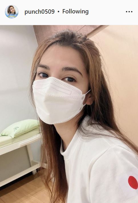พั้นช์ วรกาญจน์ ติดโควิด-19 อยู่ในการดูแลของแพทย์เเล้ว พร้อมขอโทษทุกคนที่ใกล้ชิด
