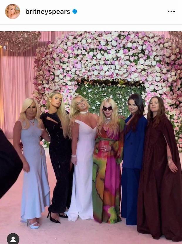 ‘บริทนีย์’ วิวาห์รอบ3!! กับเจ้าบ่าวรุ่นน้อง ‘มาดอนน่า’ นำทัพคนดังร่วมยินดี (มีคลิป)