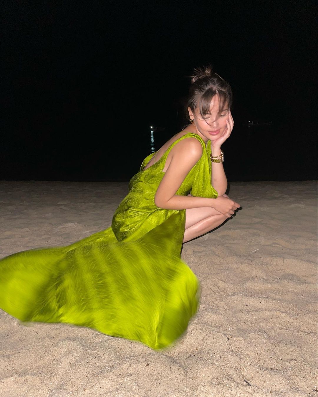 ญาญ่า อุรัสยา ส่งภาพให้ ณเดชน์ สแกนก่อนอวดรูปเซ็กซี่ (มีคลิป)