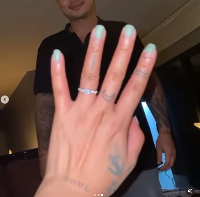 ดา เอ็นโดรฟิน เซย์เยส!! แฟนหนุ่มคุกเข่าขอแต่งงานแล้ว