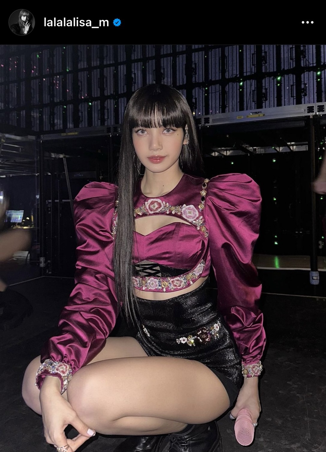 อบอุ่นหัวใจ ลิซ่าถ่ายภาพคู่ คุณยาย หลังร่วมชมคอนเสิร์ตหลานสาว