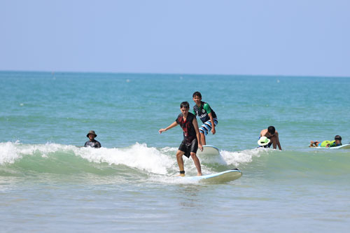 กองทุนพัฒนาการกีฬาแห่งชาติ ส่งมอบอุปกรณ์กีฬาระดับมาตรฐาน สนับสนุน ฝึกเซิร์ฟ-โต้คลื่น กองทุนพัฒนาการกีฬาแห่งชาติ ส่งมอบอุปกรณ์กีฬาระดับมาตรฐาน สนับสนุน ฝึกเซิร์ฟ-โต้คลื่น