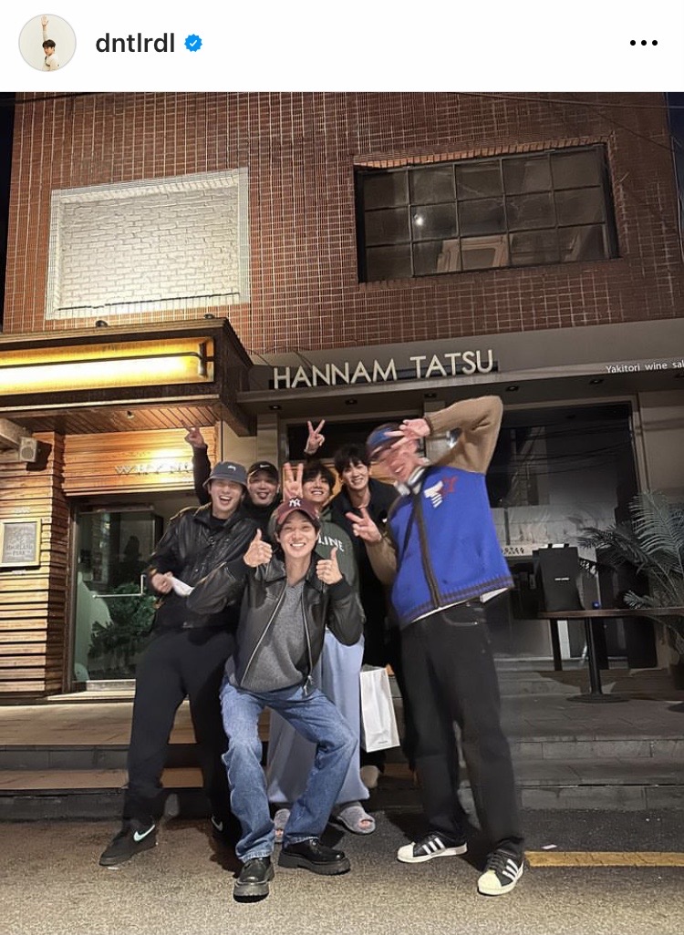 แกงค์หล่อรวมตัว!! ‘วี BTS - พัคซอจุน’ นำทัพ Wooga Fam ฉลองวันเกิด ‘ชเวอูชิก’ แกงค์หล่อรวมตัว!! ‘วี BTS - พัคซอจุน’ นำทัพ Wooga Fam ฉลองวันเกิด ‘ชเวอูชิก’