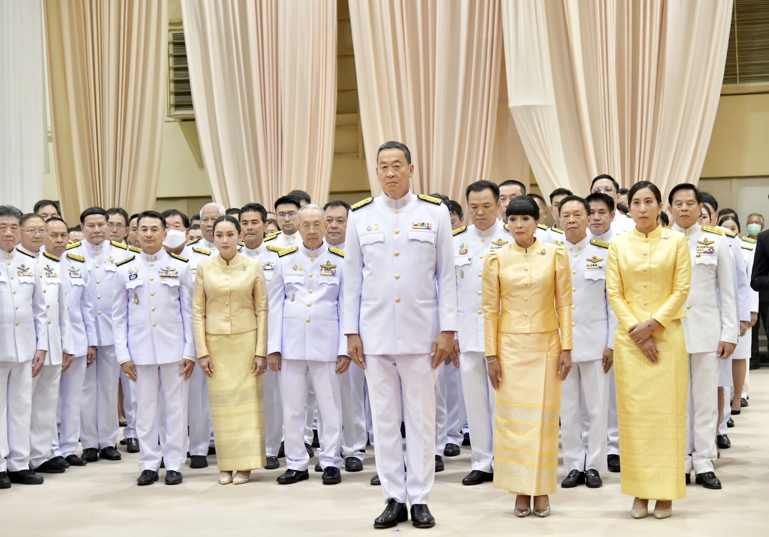 โปรดเกล้าฯ แต่งตั้ง เศรษฐา ทวีสิน ดำรงตำแหน่งนายกรัฐมนตรี คนที่ 30 โปรดเกล้าฯ แต่งตั้ง เศรษฐา ทวีสิน ดำรงตำแหน่งนายกรัฐมนตรี คนที่ 30