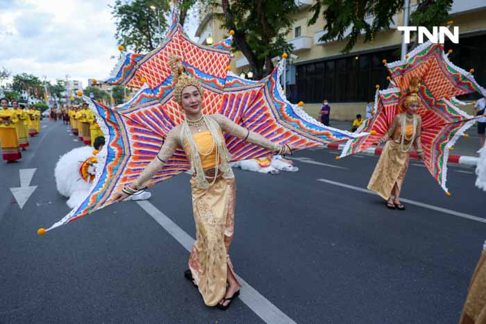 เปิดงานมหรสพสมโภชยิ่งใหญ่ เฉลิมพระเกียรติพระบาทสมเด็จพระเจ้าอยู่หัว เปิดงานมหรสพสมโภชยิ่งใหญ่ เฉลิมพระเกียรติพระบาทสมเด็จพระเจ้าอยู่หัว