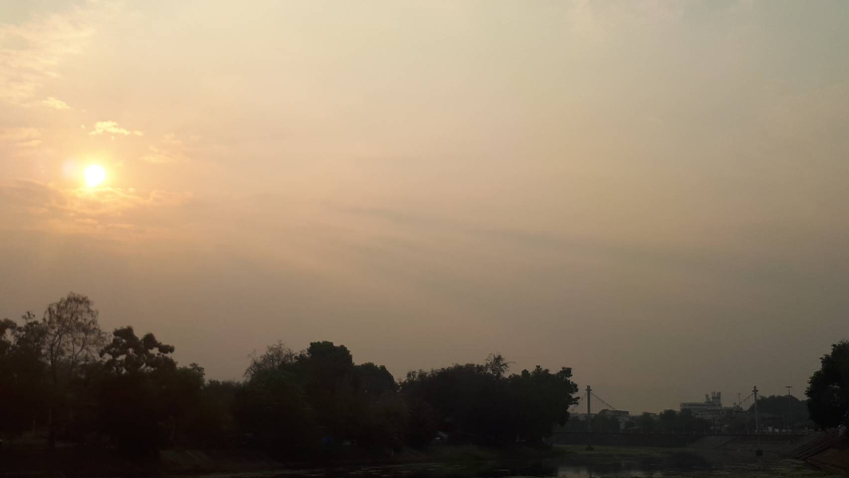 ไฟเผาวอด ป่าดอยพระบาท เสียหายแล้ว 4,700 ไร่ ไฟเผาวอด ป่าดอยพระบาท เสียหายแล้ว 4,700 ไร่