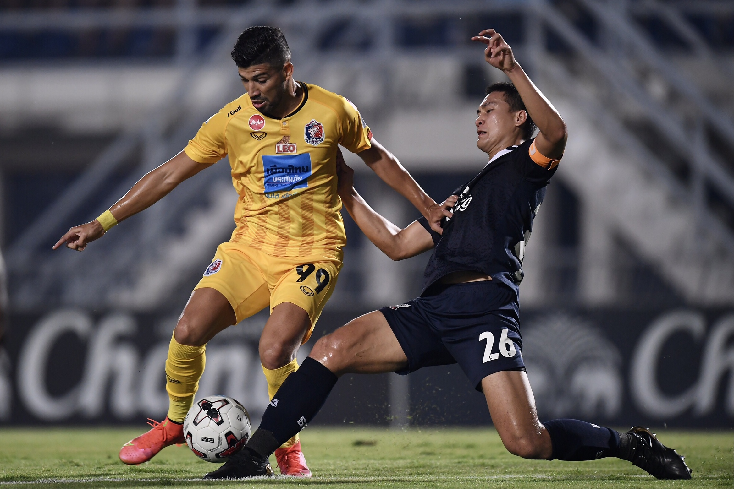โบลี่ซัดเปิดงามหยด! 'ท่าเรือ' บุกฟัด 'สุพรรณบุรี' 2-0 ยังเกาะที่3แน่น โบลี่ซัดเปิดงามหยด! 'ท่าเรือ' บุกฟัด 'สุพรรณบุรี' 2-0 ยังเกาะที่3แน่น