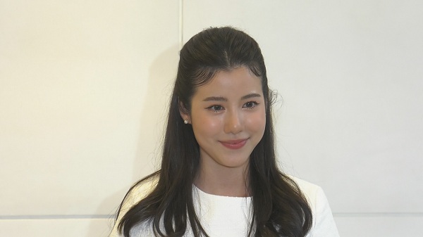 “เอสเธอร์” ไร้แพลนแต่งงาน แจงเหตุซ่อนรูปคู่ในไอจี   (มีคลิป)