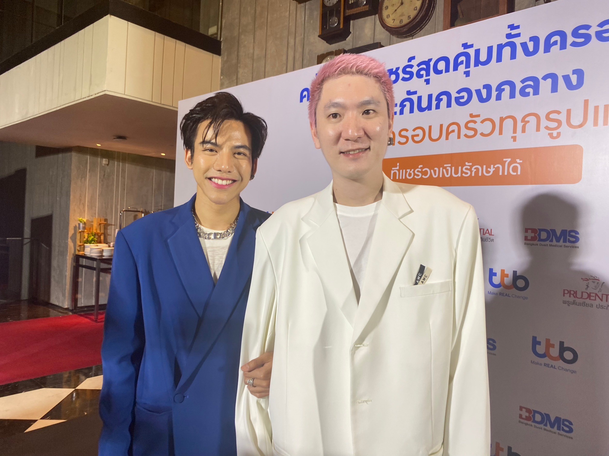 “ต้น ธนษิต” ตื่นเต้นควงแฟนออกสื่อครั้งแรก!! “ต้น ธนษิต” ตื่นเต้นควงแฟนออกสื่อครั้งแรก!!