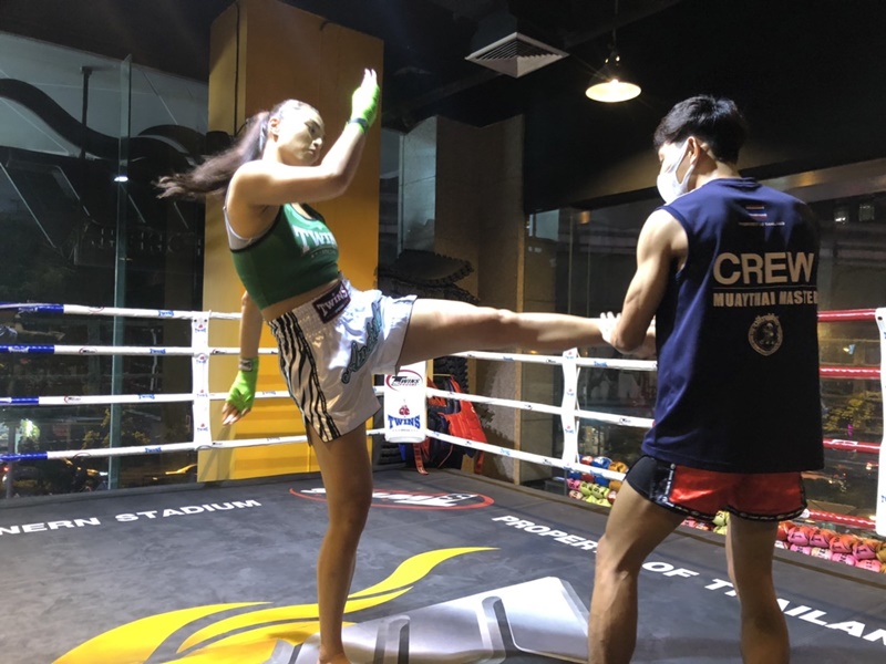 สุดเอ็กซ์คลูซีฟ! แอนชิลี เผยความรู้สึกก่อนสวมชุดประจำชาติ มวยไทย สุดเอ็กซ์คลูซีฟ! แอนชิลี เผยความรู้สึกก่อนสวมชุดประจำชาติ มวยไทย